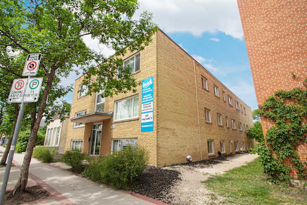 585 Corydon Apartment property